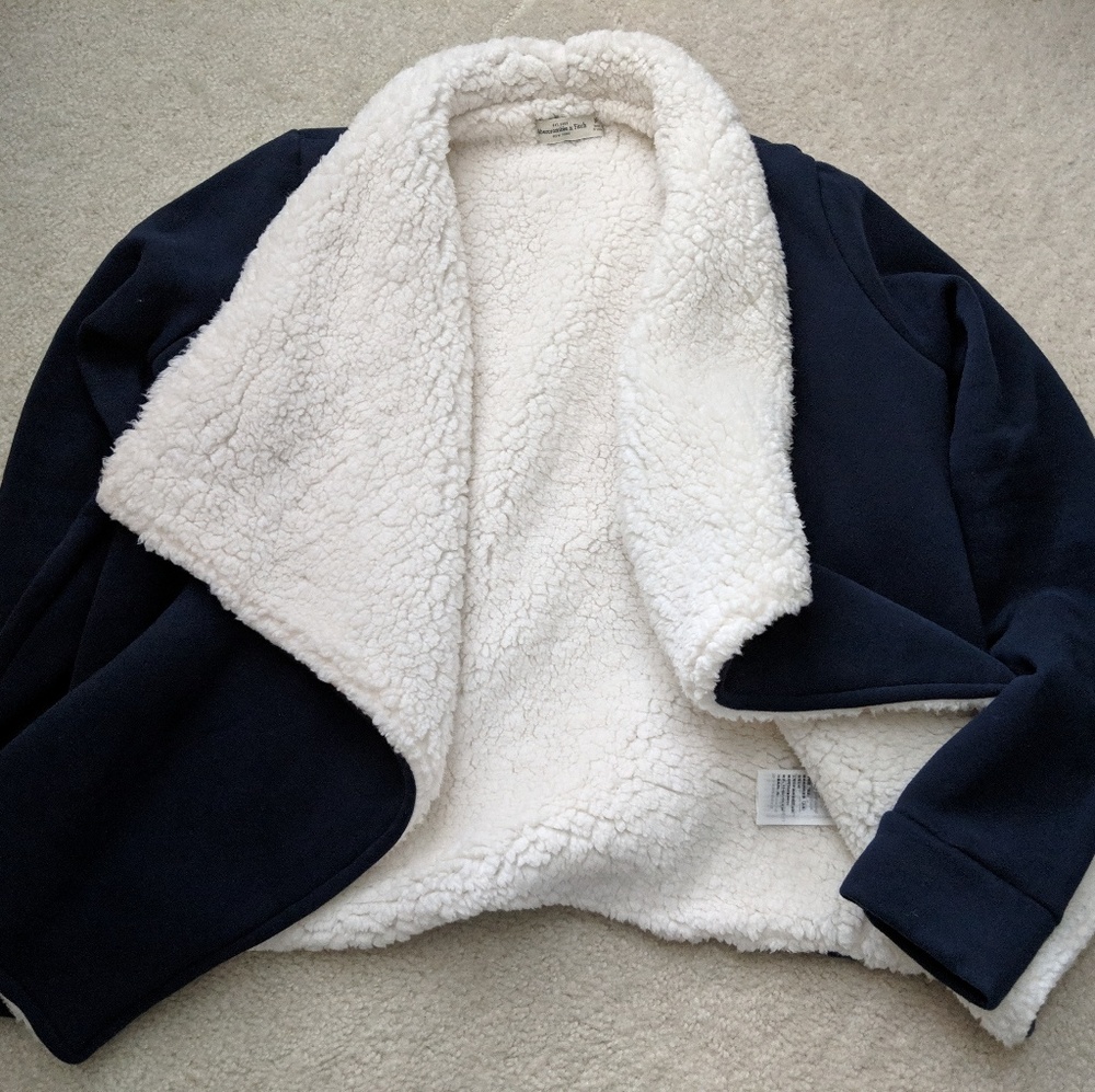 ABERCROMBIE AND FITCH Sherpa-lined cardigan